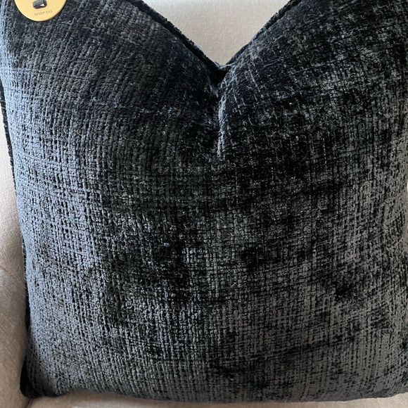 1-NWT CALLISTO HOME
DECORATIVE THROW PILLOWS (Read description for details ) - Picture 4 of 16